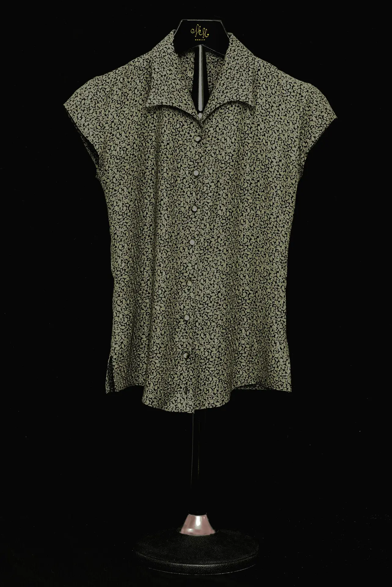 Mr.M_woman_shirt